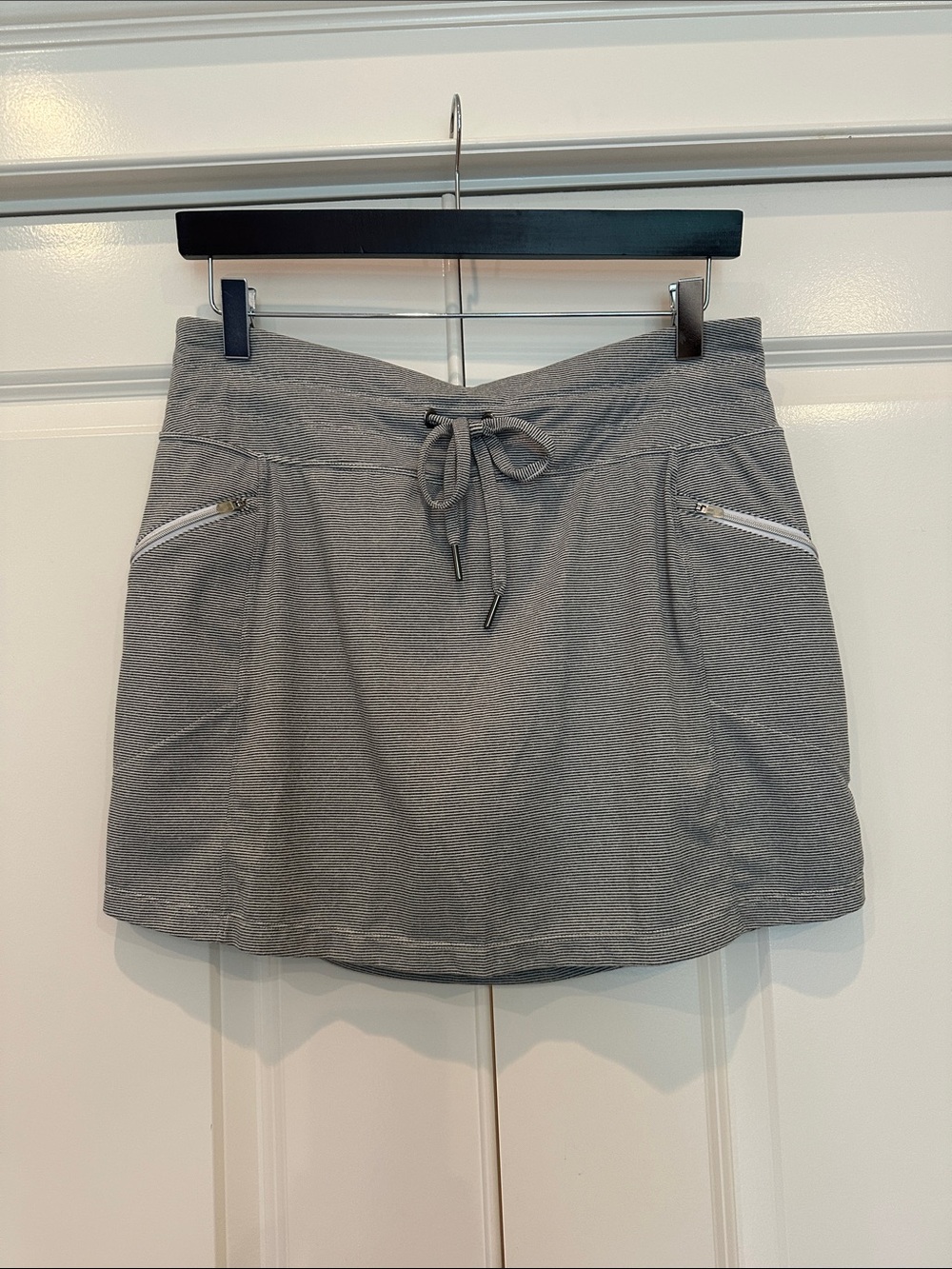 Kyodan White and Gray Athletic Skort with Subtle Striped Waistband